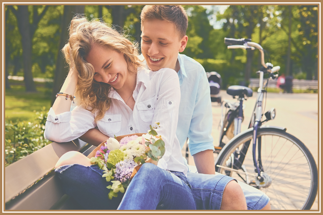 couple on a bike ride date
